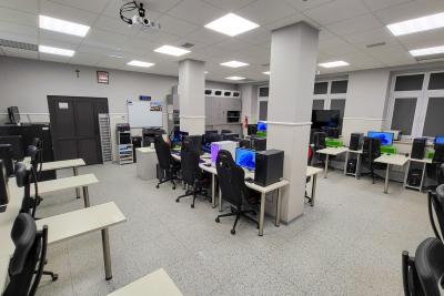 Pracownia Sieci Komputerowych 13