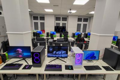 Pracownia Sieci Komputerowych 17