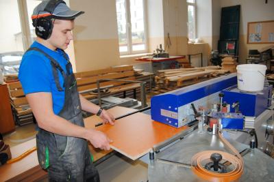 Pracownia Technologii Drewna 12